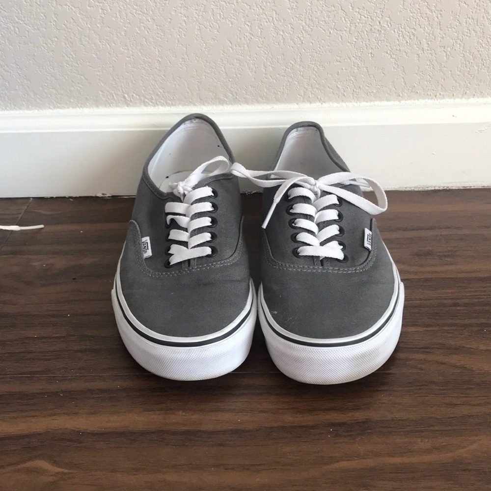 Vans- men’s- mildly worn